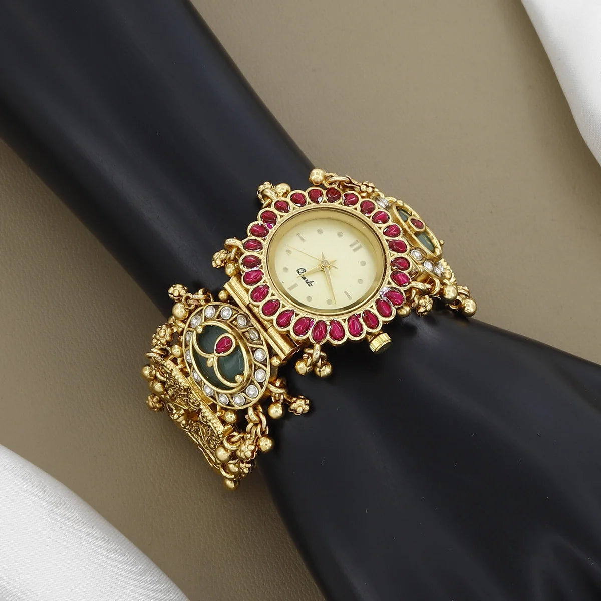 Ranisahiba Exquisite e Gold-Plated Bracelet Watch